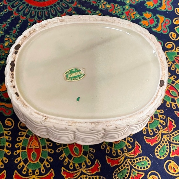 Vintage Armbee made in Japan ceramic egg basket with lid. EUC!! - Picture 15 of 16